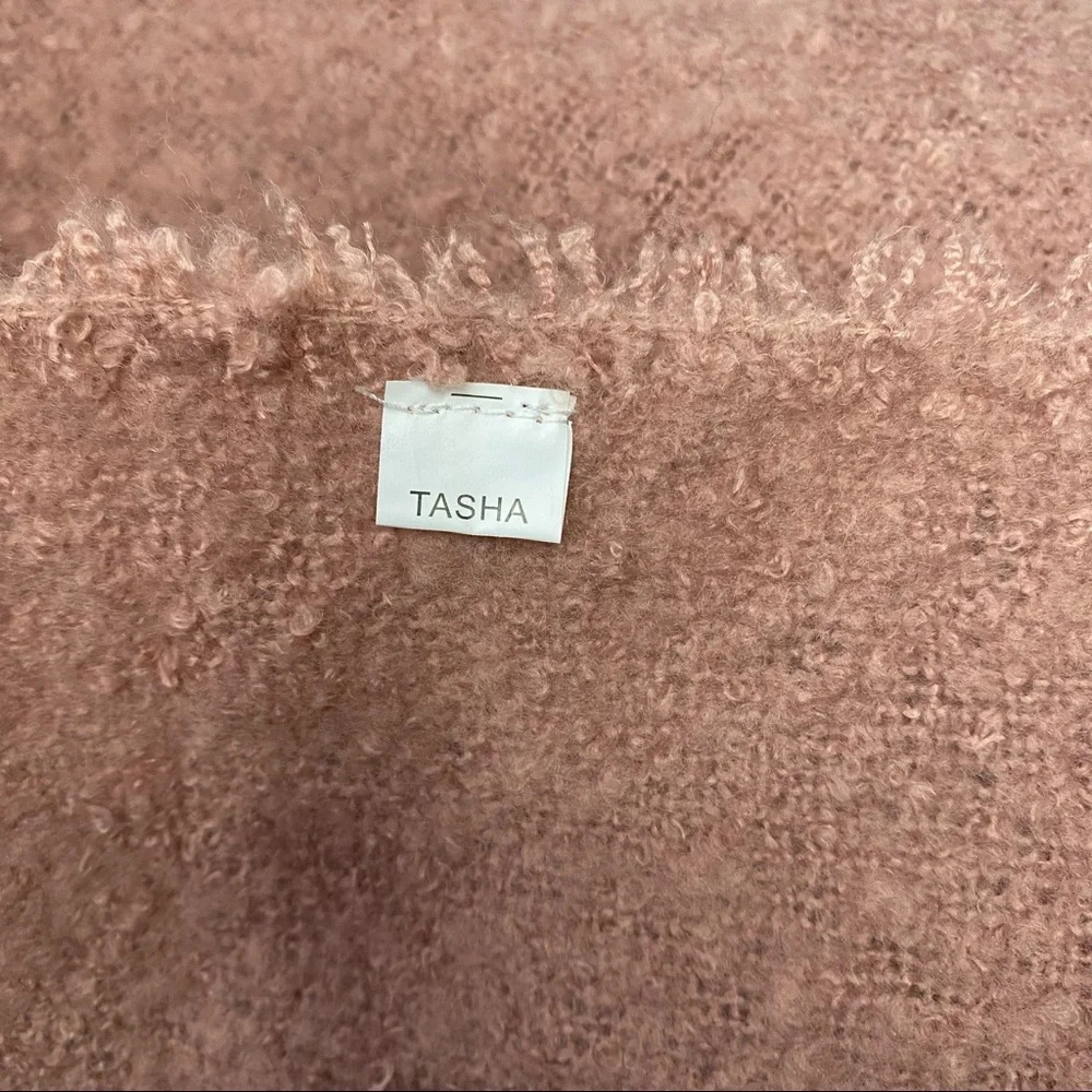 Nordstrom Natasha Tasha blush pink soft open weave fringe winter scarf NWOT
